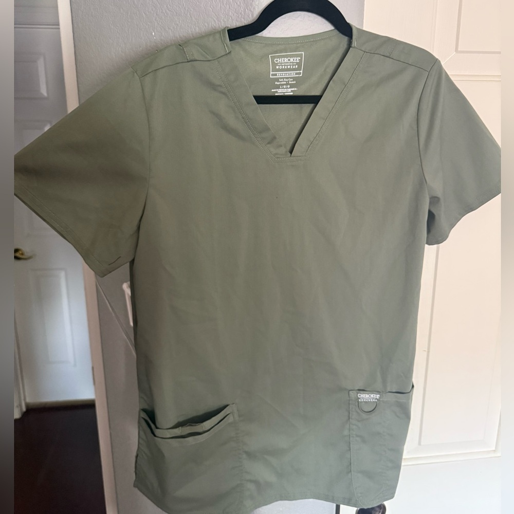 Cherokee Workwear Women’s Olive Scrub Top